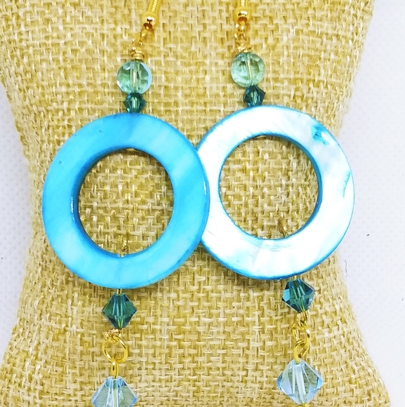 Turquoise Blue Shell and Swarovski crystal Earring - Picture 1 of 1